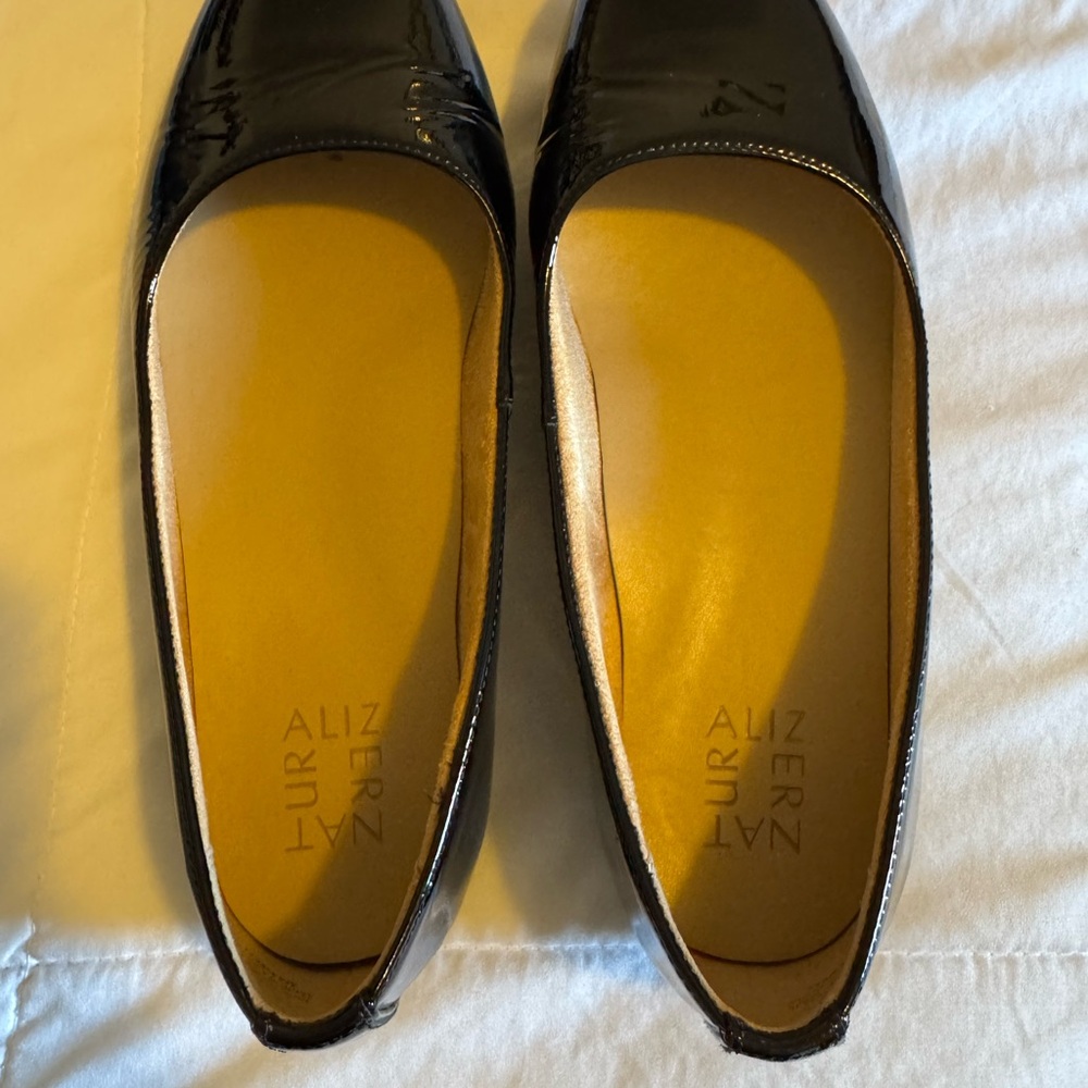 Naturalizer Glossy Black Flats